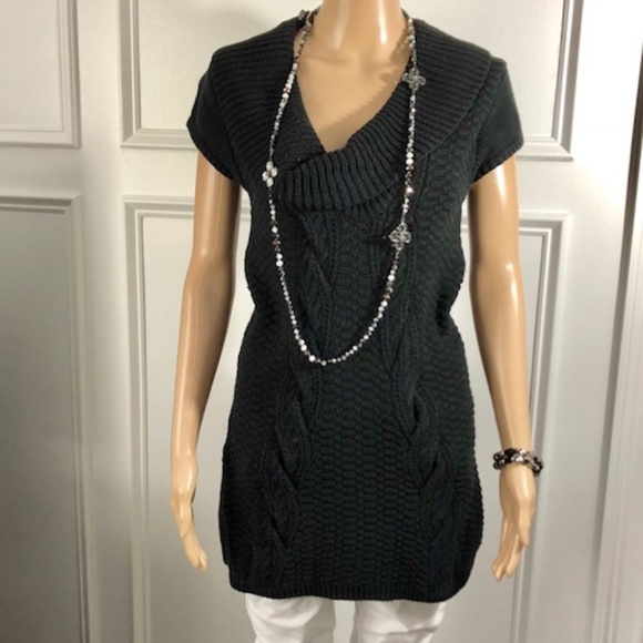 Beautiful Long Comfy Black Sweater - Picture 1 of 4
